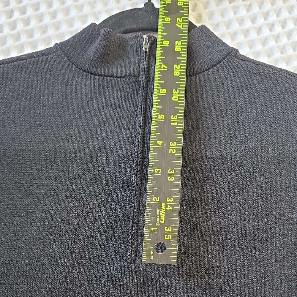 St. John Classic Black Short Sleeve Mock Neck Crop Sweater Medium - Picture 8 of 12